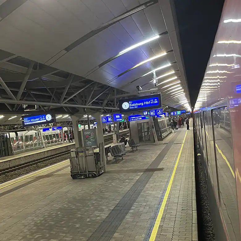 4 / 7: Fotos vom Bahnhof in Amstetten (Niederösterreich)