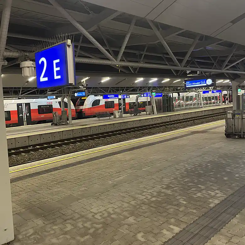 5 / 7: Fotos vom Bahnhof in Amstetten (Niederösterreich)