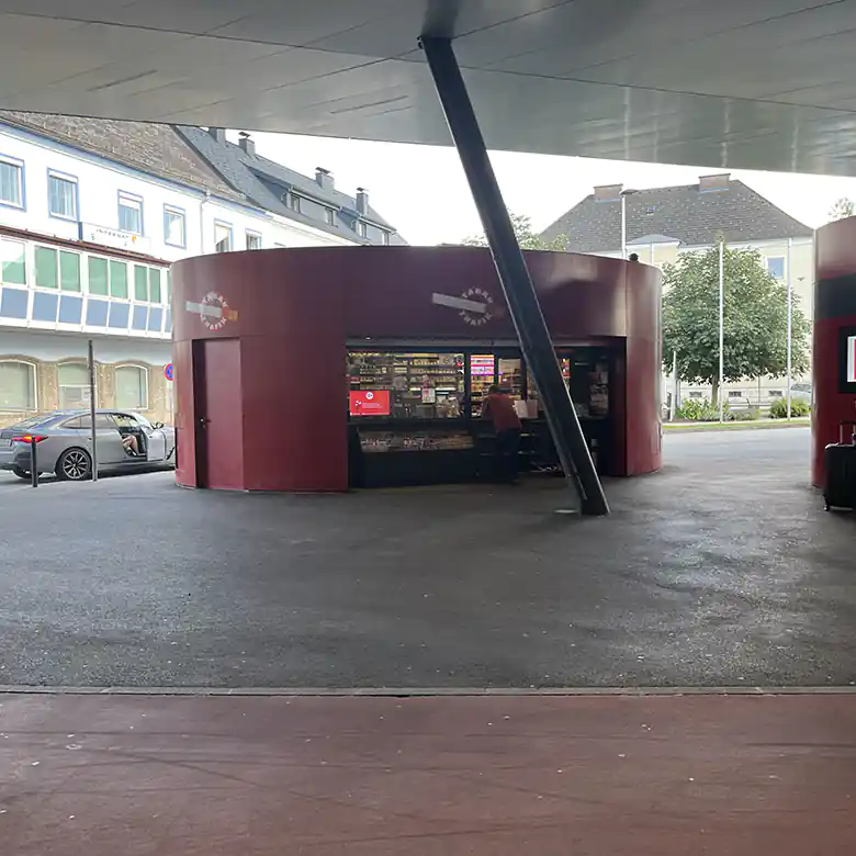 3 / 10: Busbahnhof in Attnang-Puchheim (Oberösterreich)