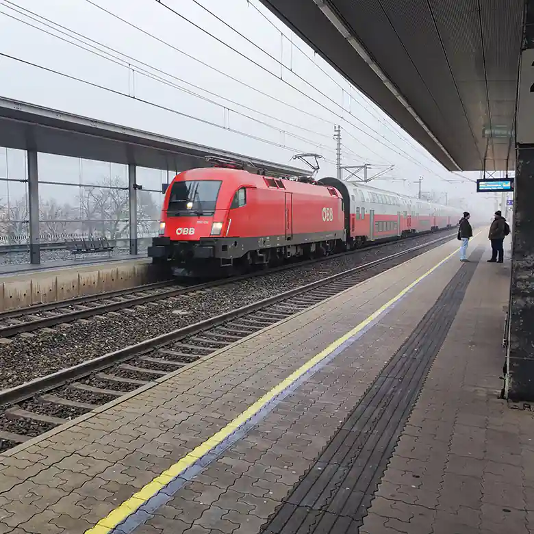 2 / 7: Fotos vom Bahnhof Baden bei Wien 2 / 7: Fotos vom Bahnhof Baden bei Wien