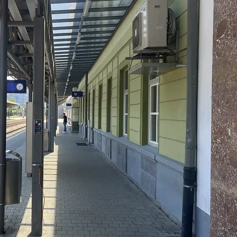 16 / 33: Bahnhof Bischofshofen im Pongau
