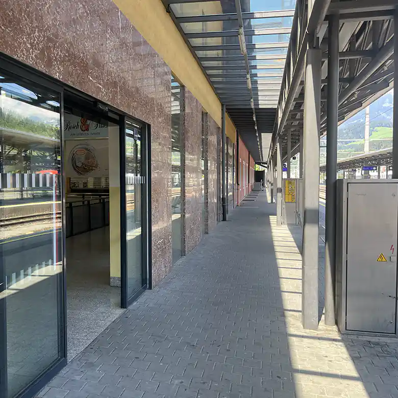 19 / 33: Bahnhof Bischofshofen im Pongau