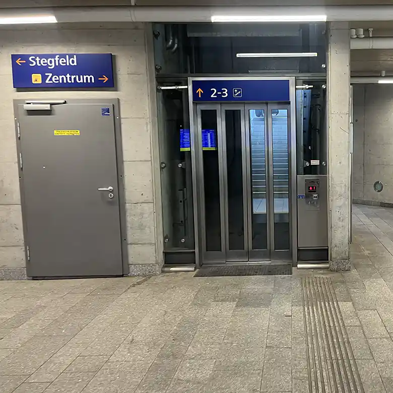 28 / 33: Bahnhof Bischofshofen im Pongau
