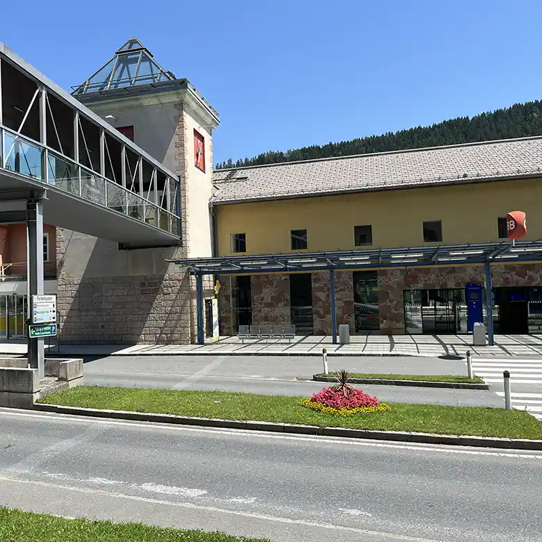 3 / 33: Bahnhof Bischofshofen im Pongau