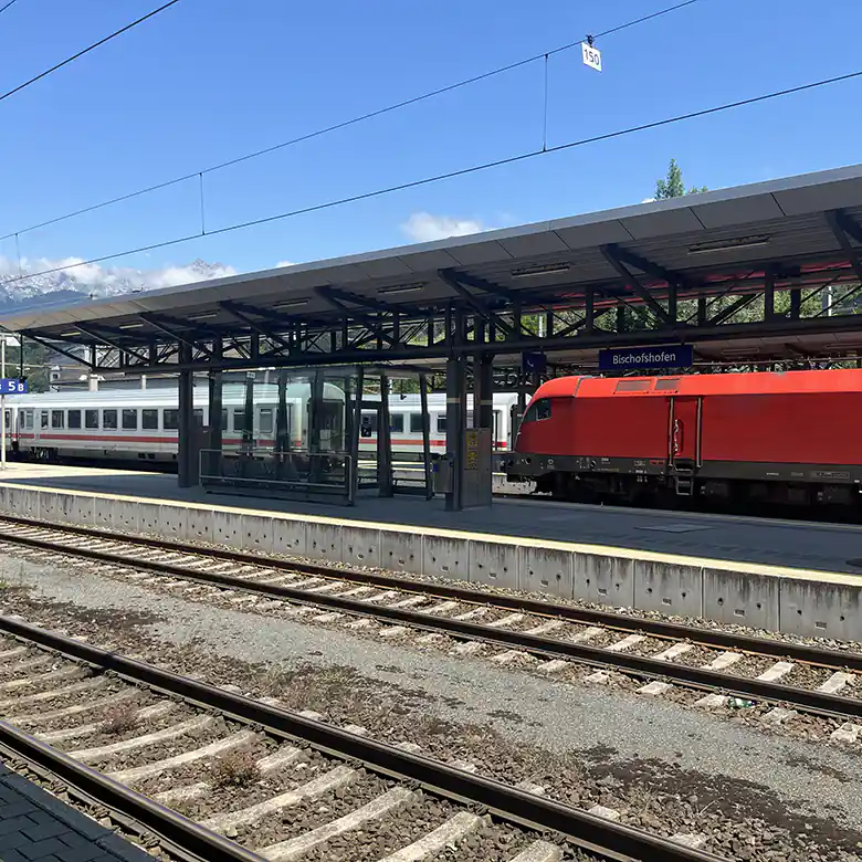 7 / 33: Bahnhof Bischofshofen im Pongau