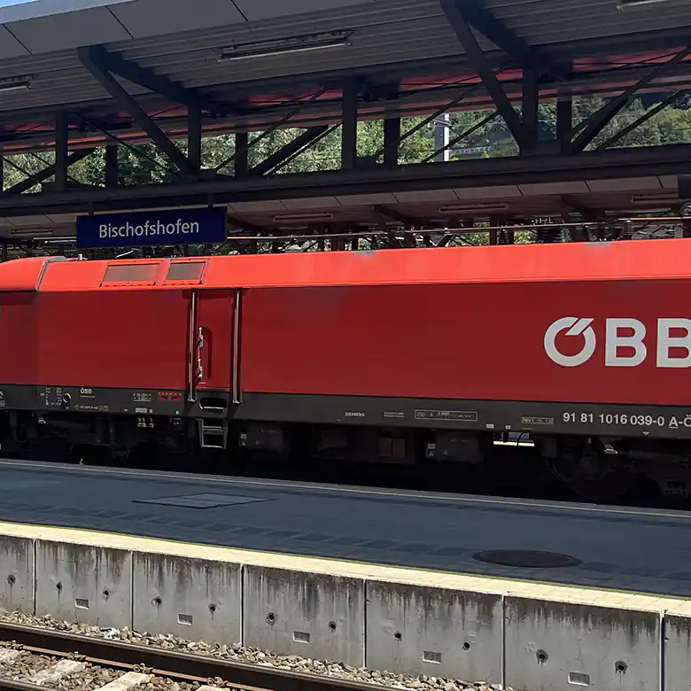 8 / 33: Bahnhof Bischofshofen im Pongau