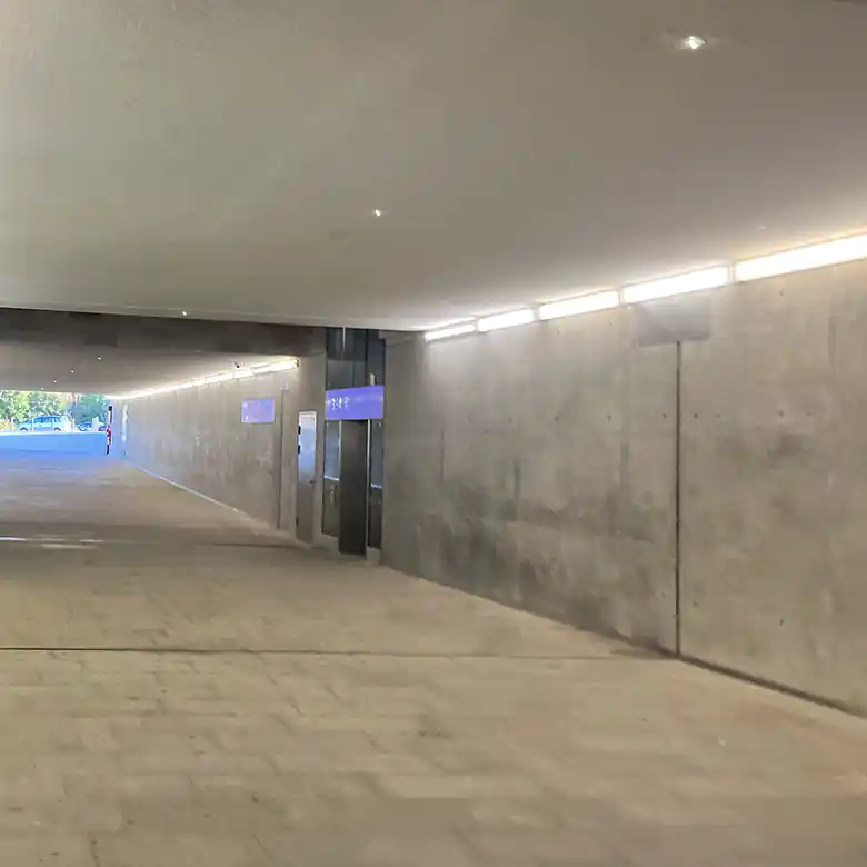 14 / 40: Bahnhof Bruck an der Leitha (Burgenland)