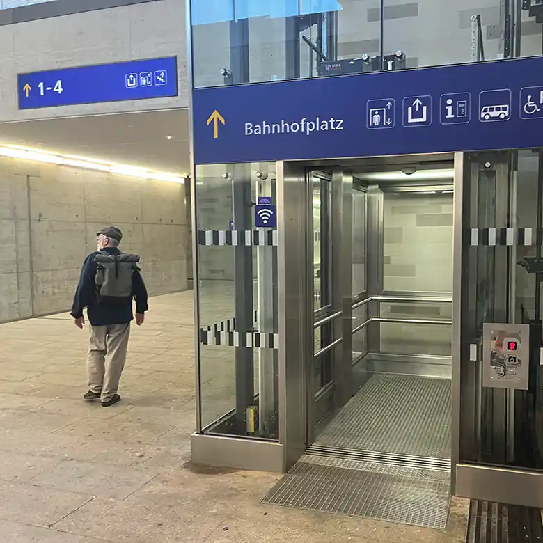 21 / 40: Bahnhof Bruck an der Leitha (Burgenland)