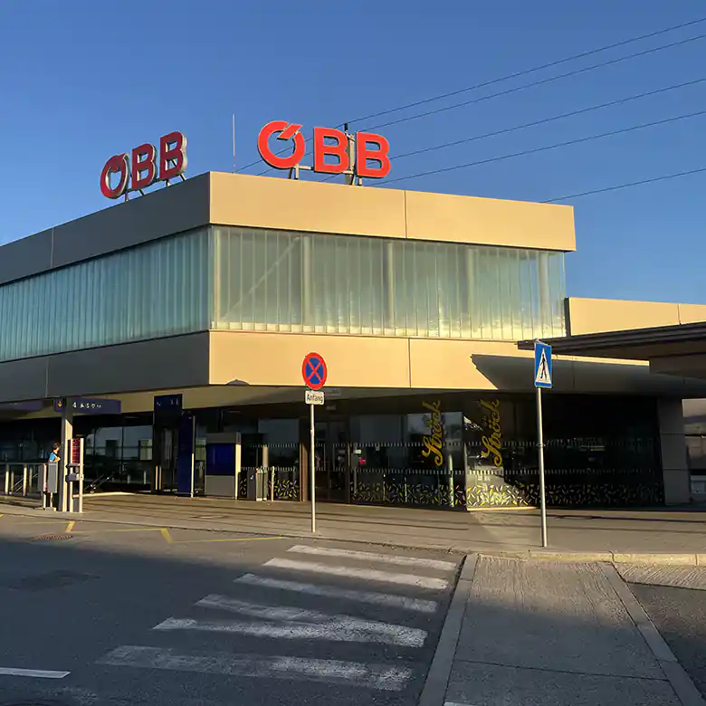 26 / 40: Bahnhof Bruck an der Leitha (Burgenland)