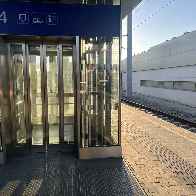 4 / 40: Bahnhof Bruck an der Leitha (Burgenland)
