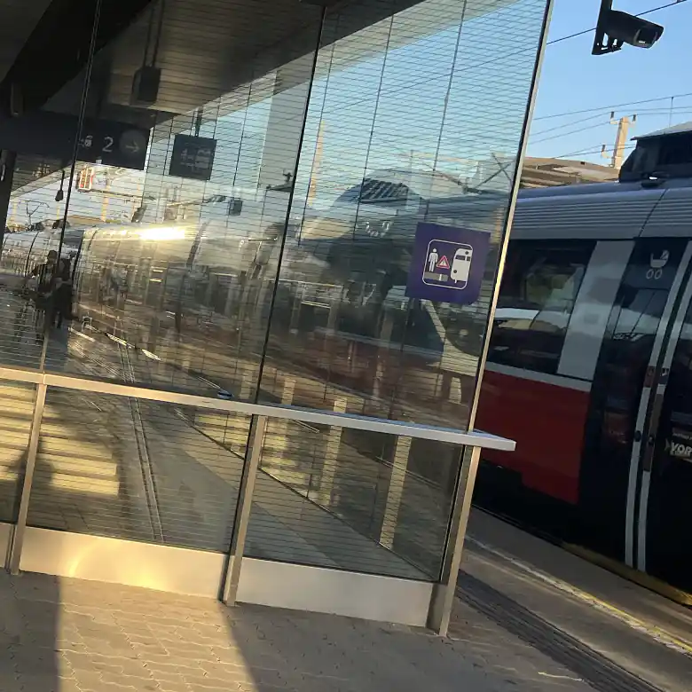 7 / 40: Bahnhof Bruck an der Leitha (Burgenland)