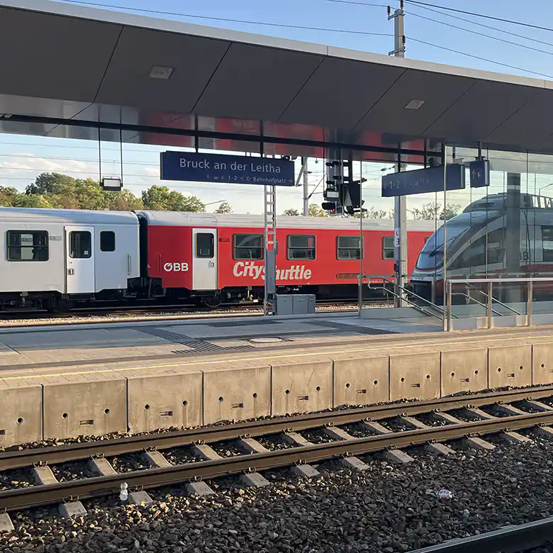 9 / 40: Bahnhof Bruck an der Leitha (Burgenland)