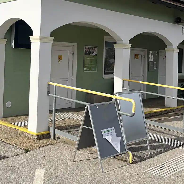 4 / 8: Der Bahnhof Draßburg im Burgenland in Bildern