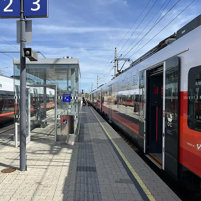 3 / 16: Bahnhof Eisenstadt im Burgenland 3 / 16: Bahnhof Eisenstadt im Burgenland