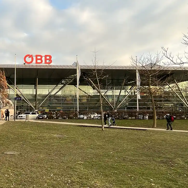 2 / 23: Linz Hauptbahnhof (Oberösterreich)