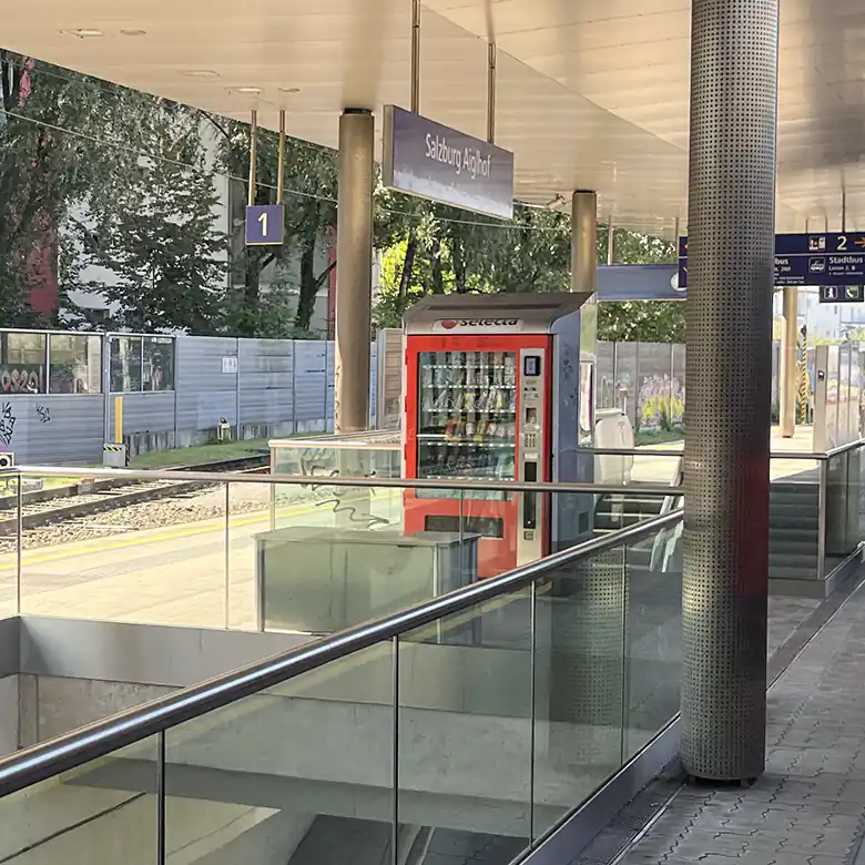 2 / 7: Bahnhof Salzburg Aiglhof