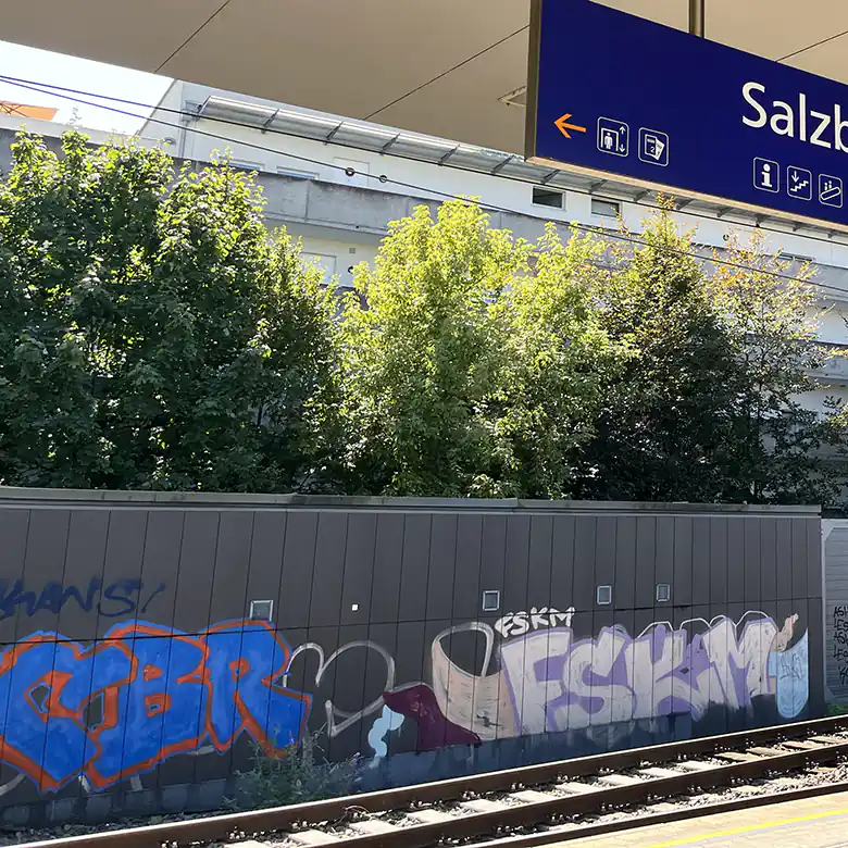 6 / 7: Bahnhof Salzburg Aiglhof