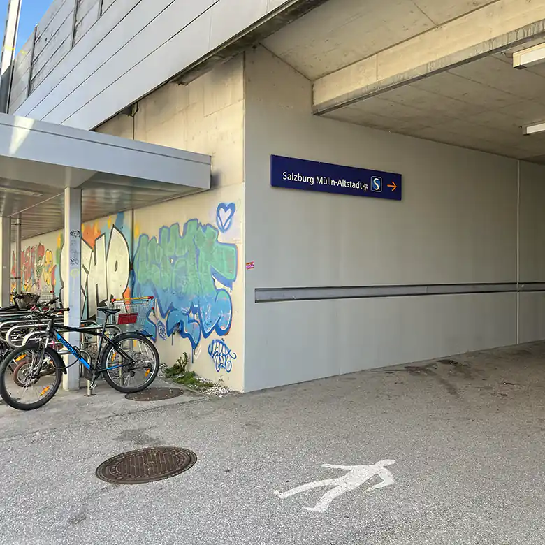 1 / 8: Bahnhof Salzburg Altstadt / Mülln