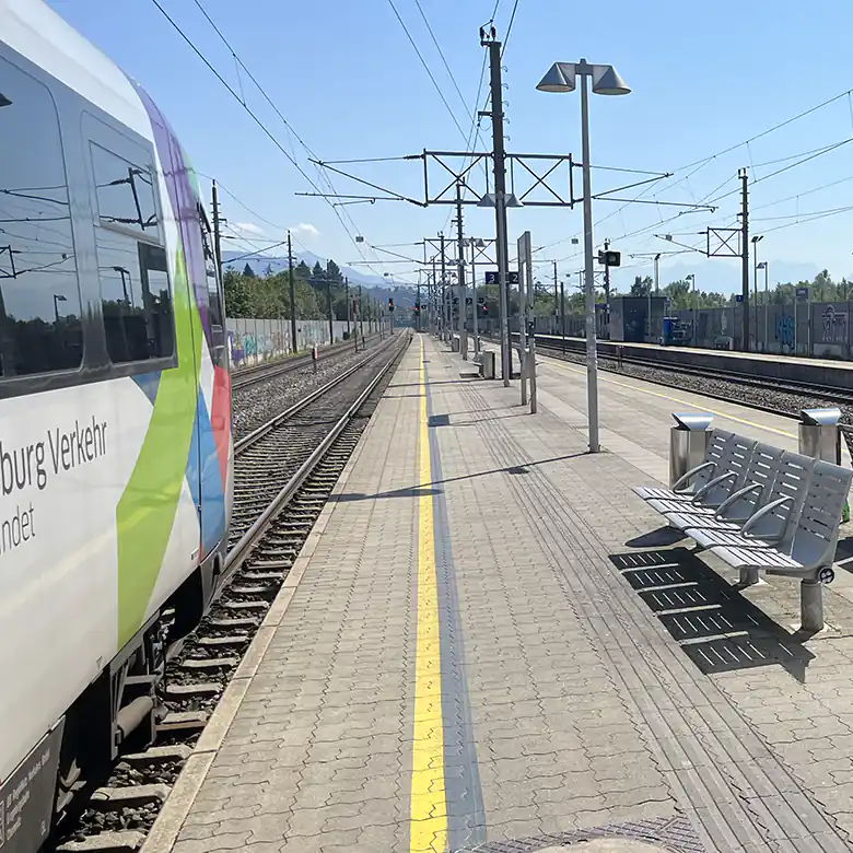 1 / 12: Bahnhof Salzburg Taxham / Europark (Stadion)