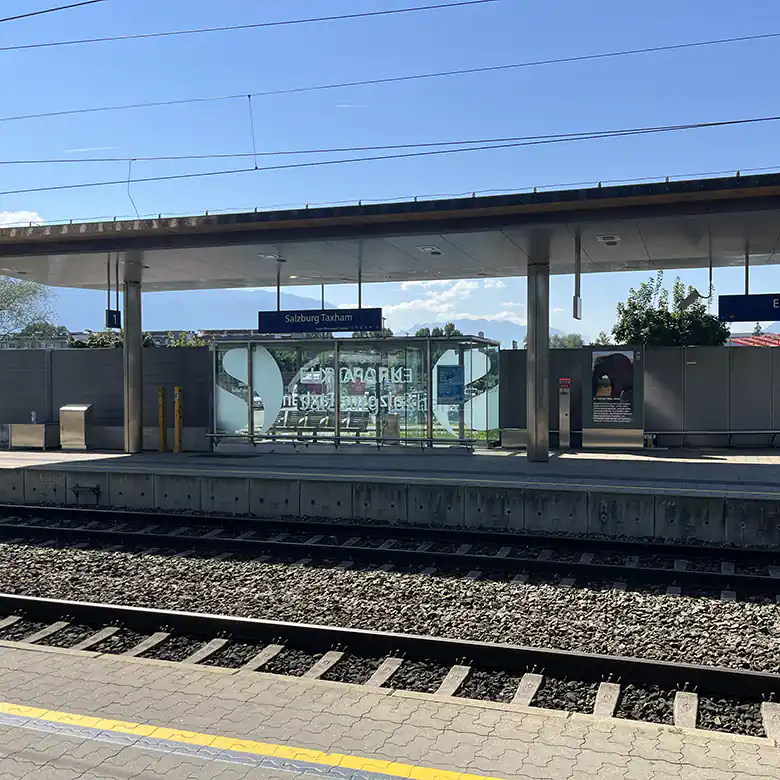 6 / 12: Bahnhof Salzburg Taxham / Europark (Stadion)