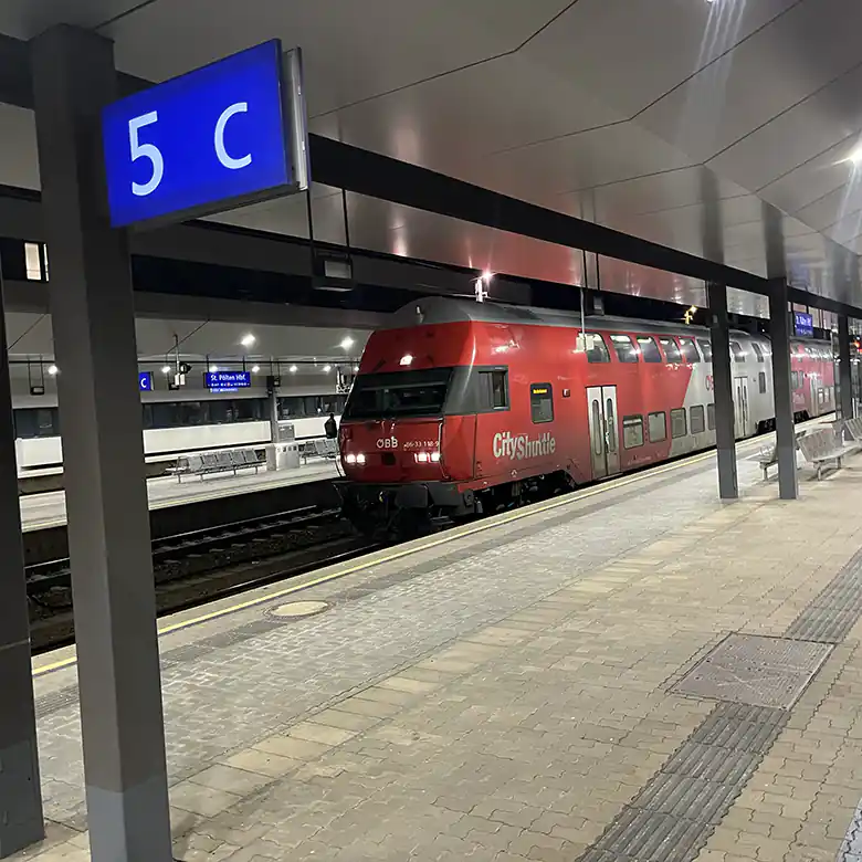 9 / 10: Fotos vom Hauptbahnhof St. Pölten (Niederösterreich)