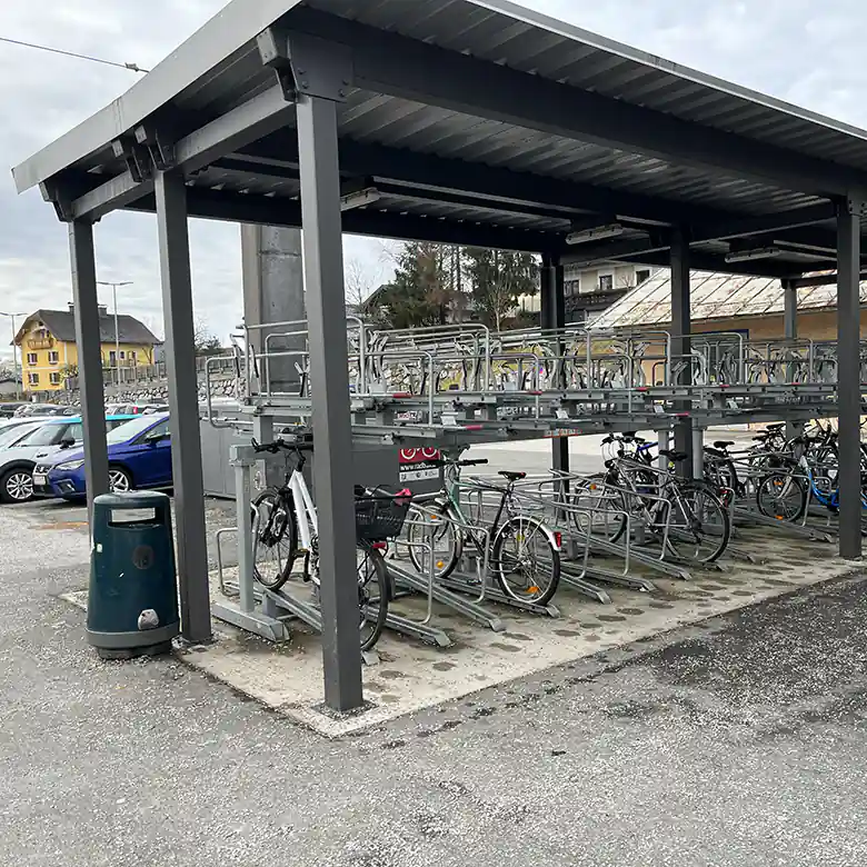 11 / 12: Fotos vom Bahnhof Seekirchen am Wallersee