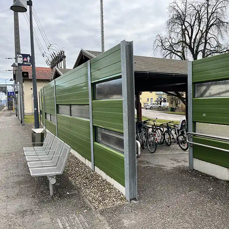 4 / 12: Fotos vom Bahnhof Seekirchen am Wallersee