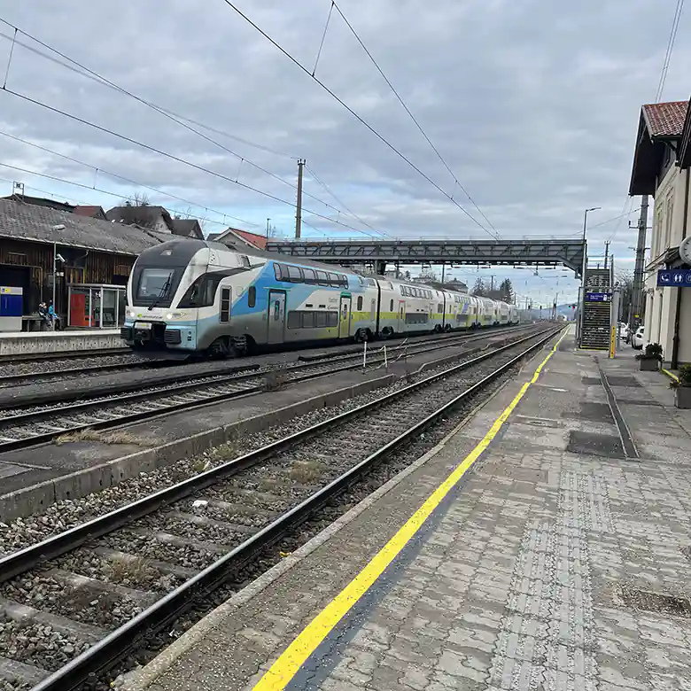 5 / 12: Fotos vom Bahnhof Seekirchen am Wallersee