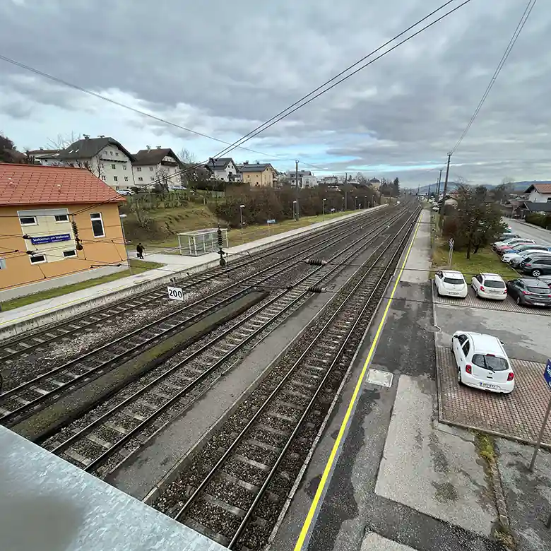 8 / 12: Fotos vom Bahnhof Seekirchen am Wallersee