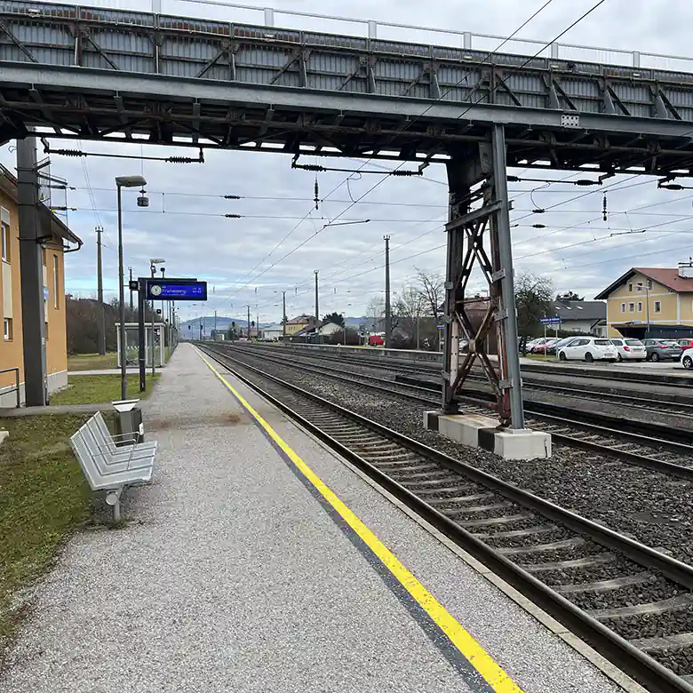 9 / 12: Fotos vom Bahnhof Seekirchen am Wallersee