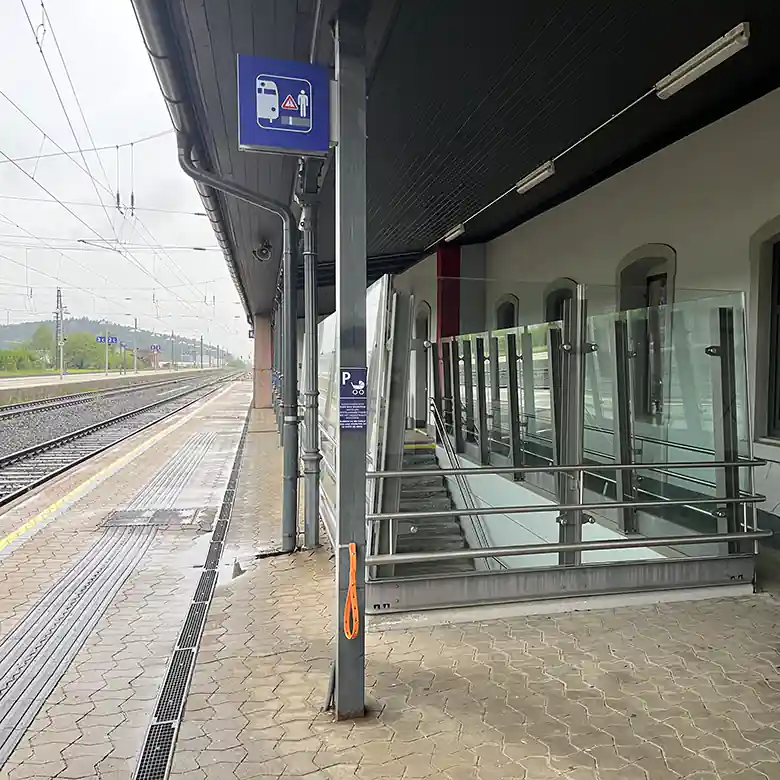 13 / 17: Bahnhof Treibach-Althofen (Kärnten)