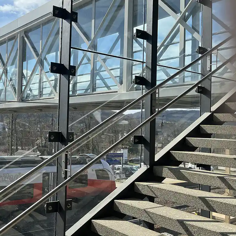 13 / 15: Bahnhof Tullnerbach-Pressbaum (Niederösterreich)