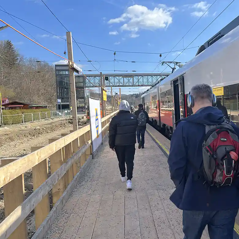 14 / 15: Bahnhof Tullnerbach-Pressbaum (Niederösterreich)