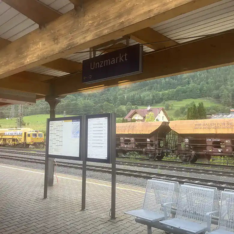 9 / 9: Bahnhof Unzmarkt, Steiermark