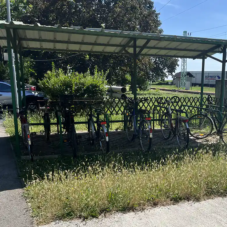 3 / 13: Bahnhof Wallern im Burgenland (Seewinkel)