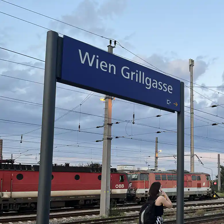 1 / 7: Bahnhof Wien Grillgasse