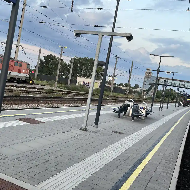6 / 7: Bahnhof Wien Grillgasse