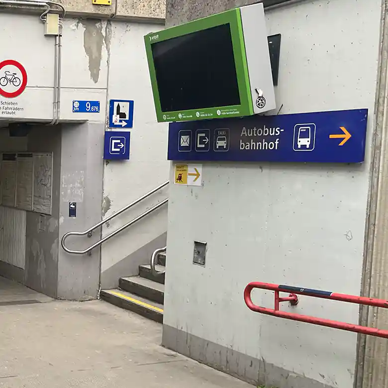 6 / 9: Wien Liesing Bahnhof (Wien)