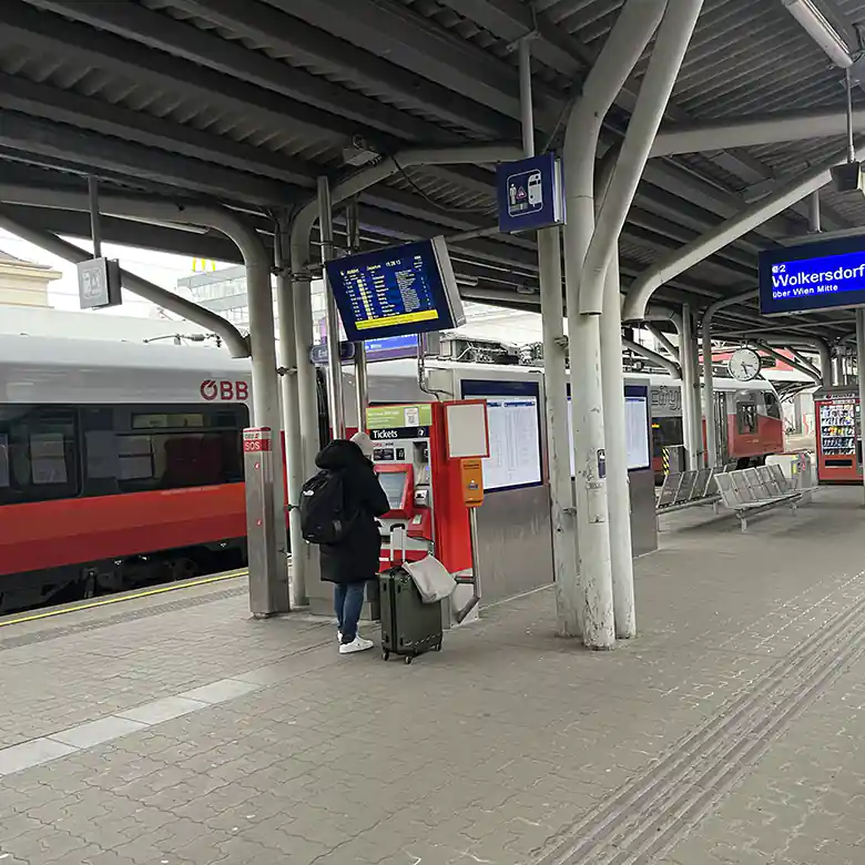 8 / 9: Wien Liesing Bahnhof (Wien)