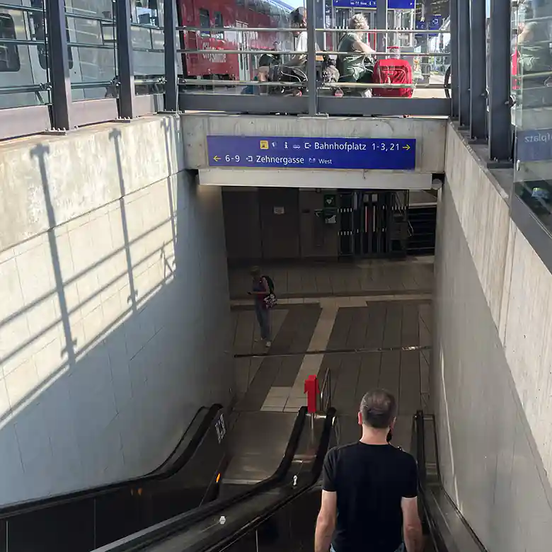 11 / 32: Wiener Neustadt Hauptbahnhof