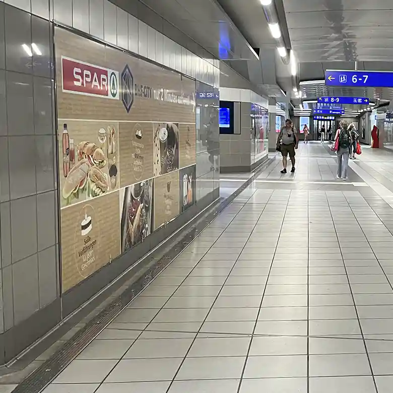 12 / 32: Wiener Neustadt Hauptbahnhof