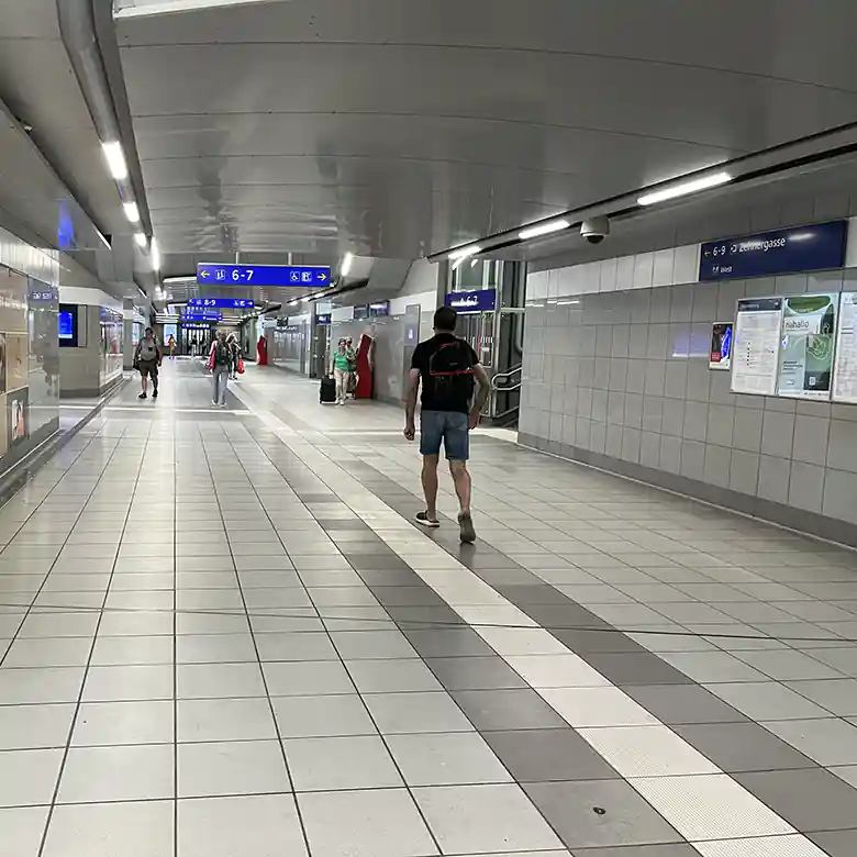 13 / 32: Wiener Neustadt Hauptbahnhof