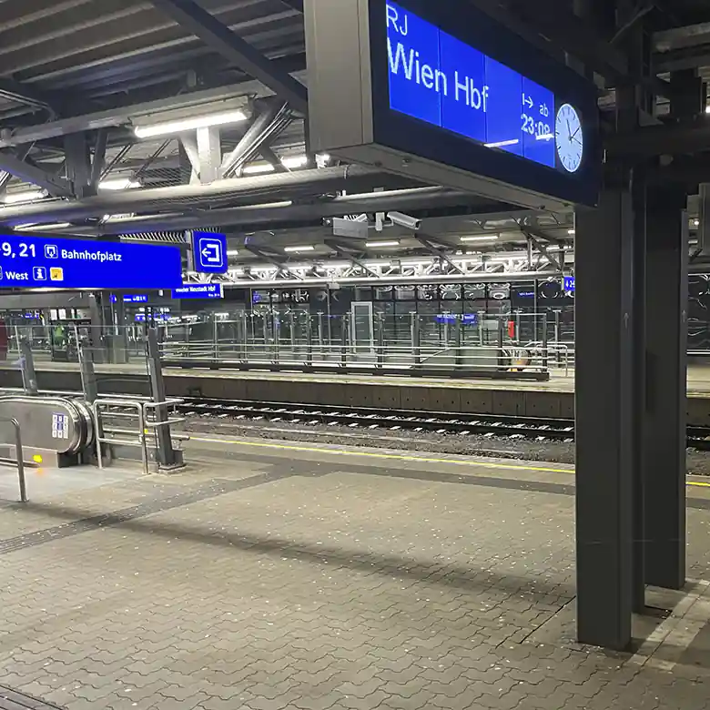 5 / 32: Wiener Neustadt Hauptbahnhof