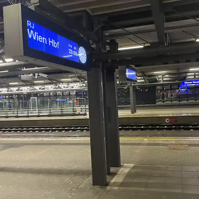 7 / 32: Wiener Neustadt Hauptbahnhof