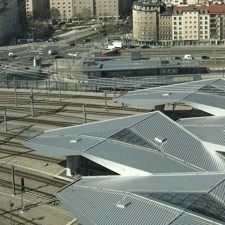 10 / 18: Bilder vom Hbf Wien und der BahnhofCity Wien Hauptbahnhof