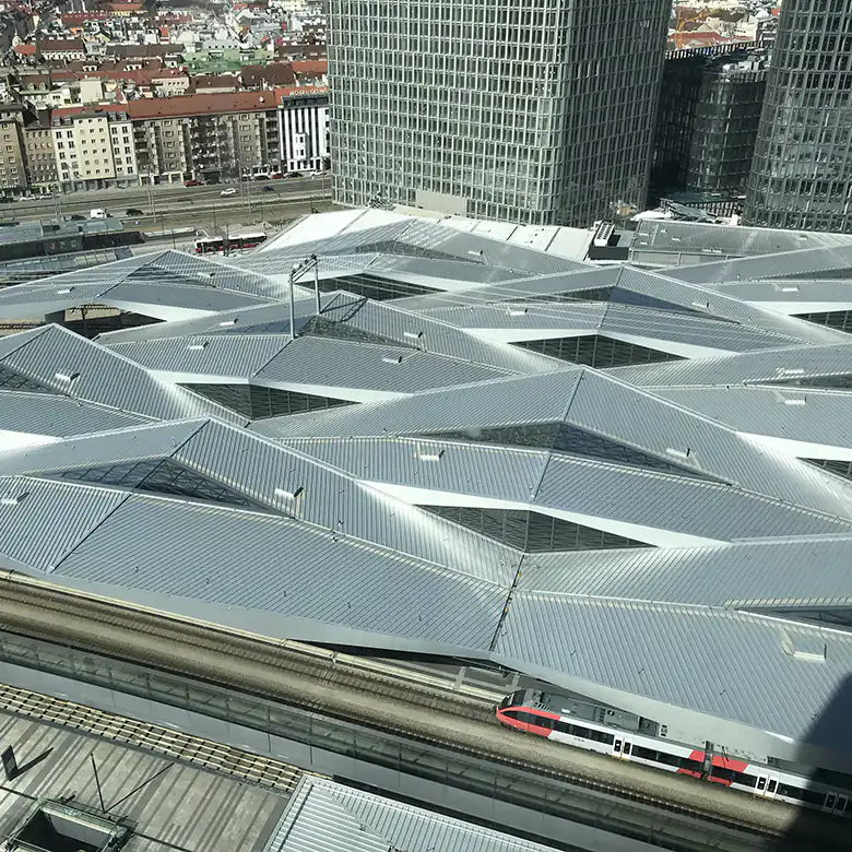 12 / 18: Bilder vom Hbf Wien und der BahnhofCity Wien Hauptbahnhof