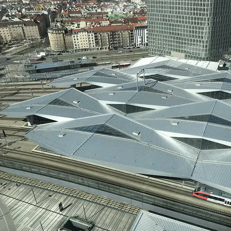 13 / 18: Bilder vom Hbf Wien und der BahnhofCity Wien Hauptbahnhof