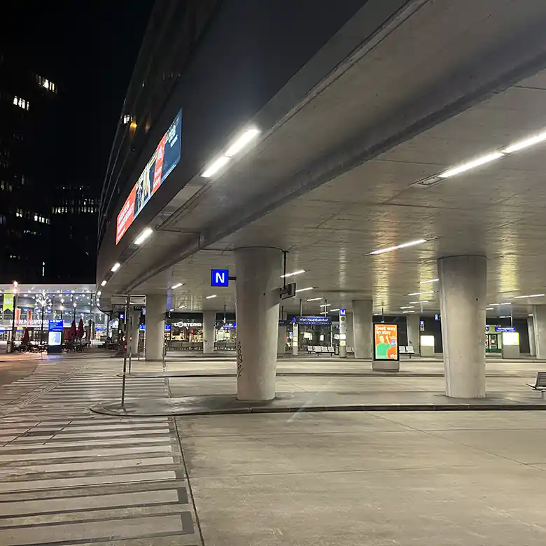 17 / 18: Bilder vom Hbf Wien und der BahnhofCity Wien Hauptbahnhof