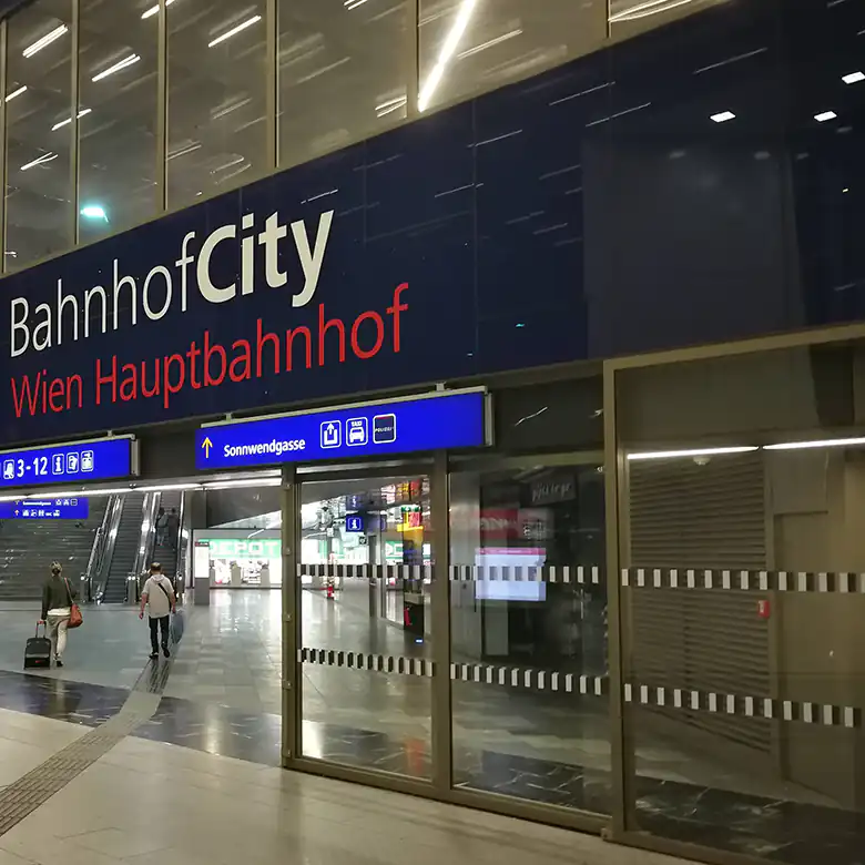 2 / 18: Bilder vom Hbf Wien und der BahnhofCity Wien Hauptbahnhof