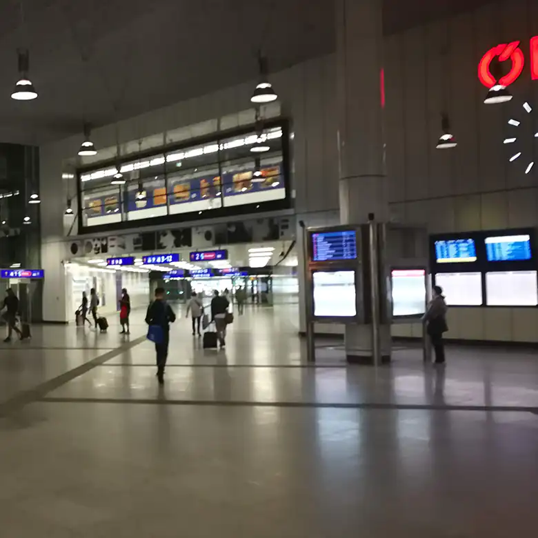 4 / 18: Bilder vom Hbf Wien und der BahnhofCity Wien Hauptbahnhof